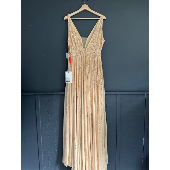 Mac Duggal Sequin Plunge Neck Maxi Evening Gown in Sunset NEW Size 6 - Picture 10 of 16